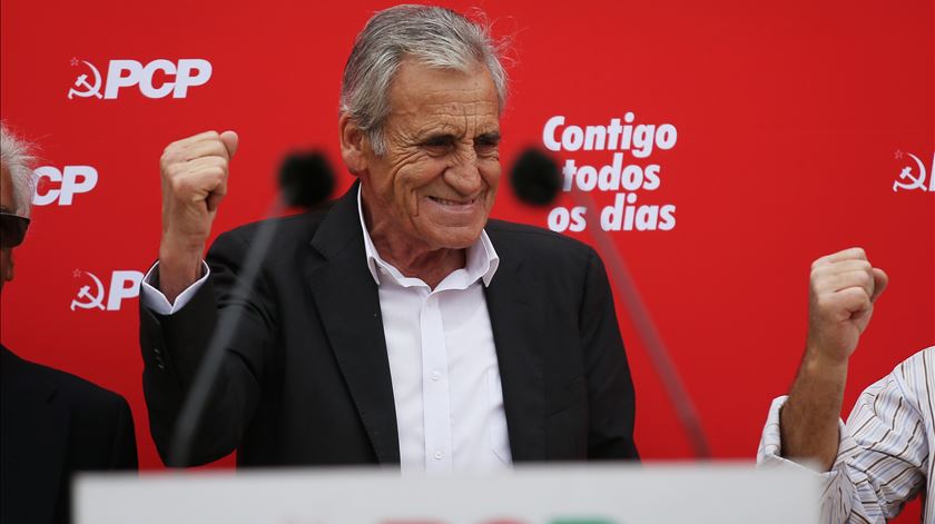 Jerónimo critica Governo por recusar aumentar salários e travar escalada de preços