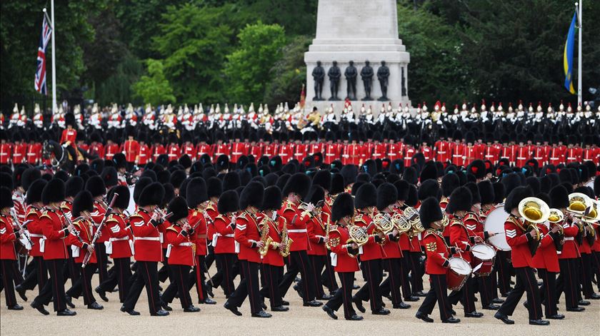 soldados preparam desfile para o Jubileu de Platina da Rainha Isabel II de Inglaterra Foto: Neil Hall/EPA