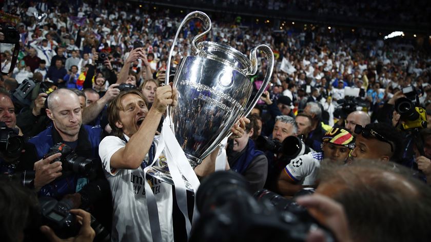 Luka Modric levanta 14ª Liga dos Campeões do Real Madrid Foto: Mohammed Badra/EPA