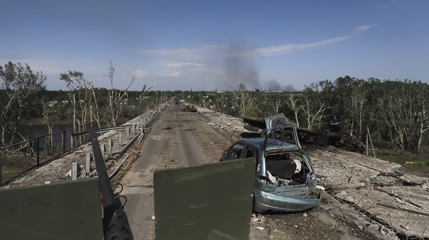 Dia 111. Civis retirados de Severodonetsk, Rússia bane 29 jornalistas britânicos