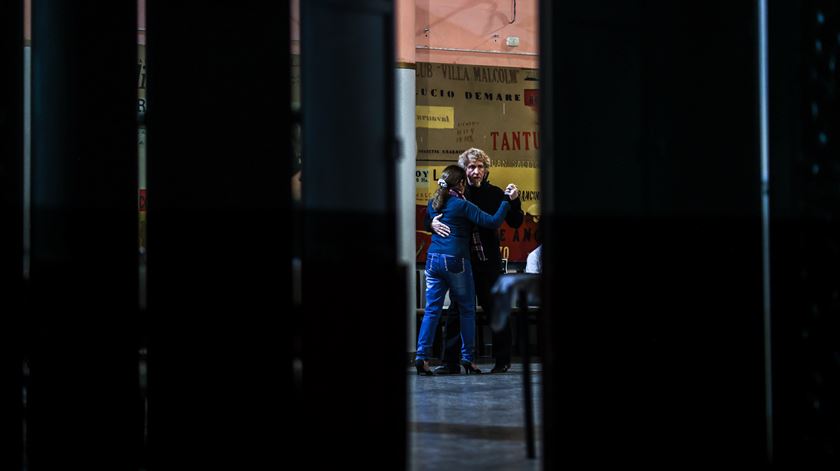"Falta de atendimento". Consulado português na Argentina alvo de novo protesto