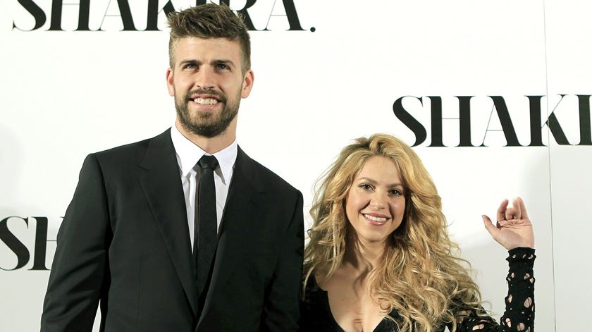 Em nova música, Shakira provoca Piqué e é acusada de plágio