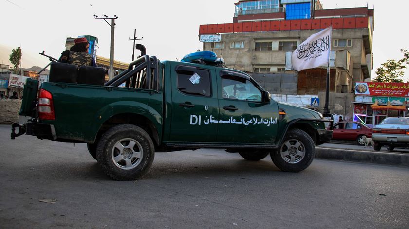 Estado Islâmico reivindica explosão que matou três pessoas em bairro xiita em Cabul