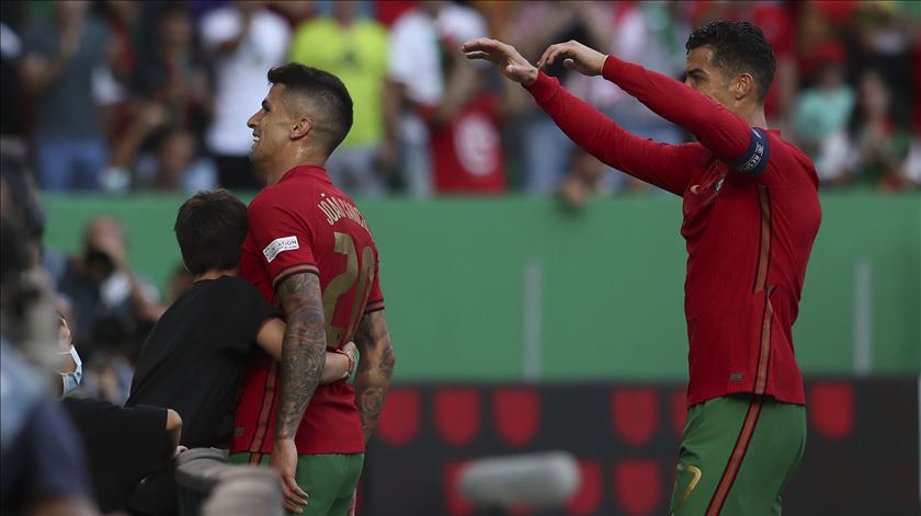 Cancelo e Cristiano Ronaldo nomeados para o melhor 11 do mundo da FIFPRO