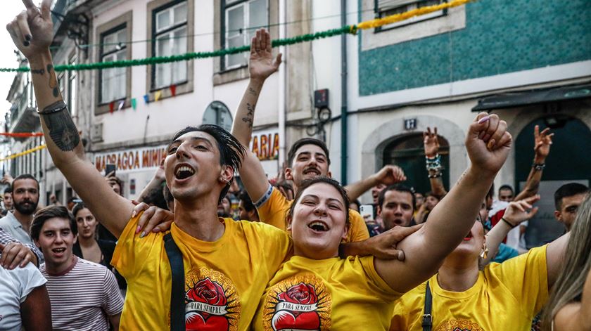 Concurso das marchas populares - ensaiador da marcha da Madragoa, João Medeiros, festeja a vitória no concurso das marchas populares Foto: Antonio Cotrim/Lusa