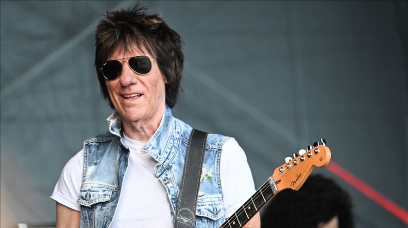 Jeff Beck faleceu aos 78 anos vítima de uma meningite bacteriana. Foto: Kimmo Brandt/EPA