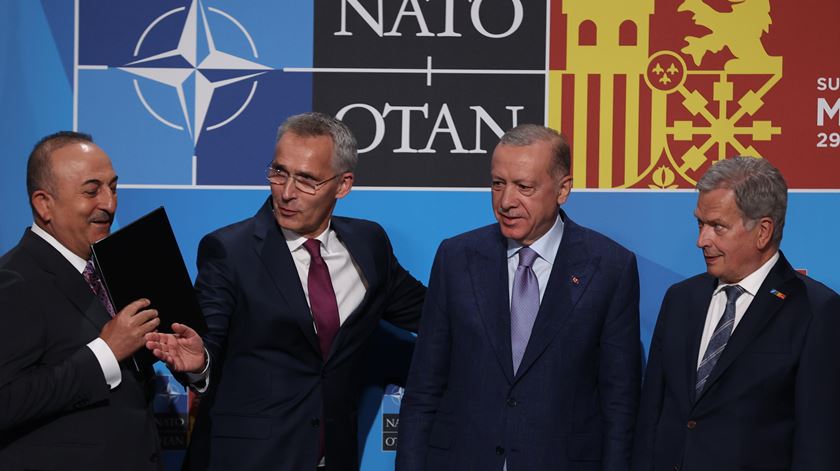 Acordo para adesão da Suécia e Finlândia à NATO