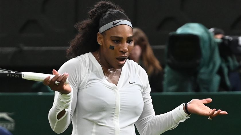 Serena Williams regressa ao ténis no torneio de pares de Queen’s