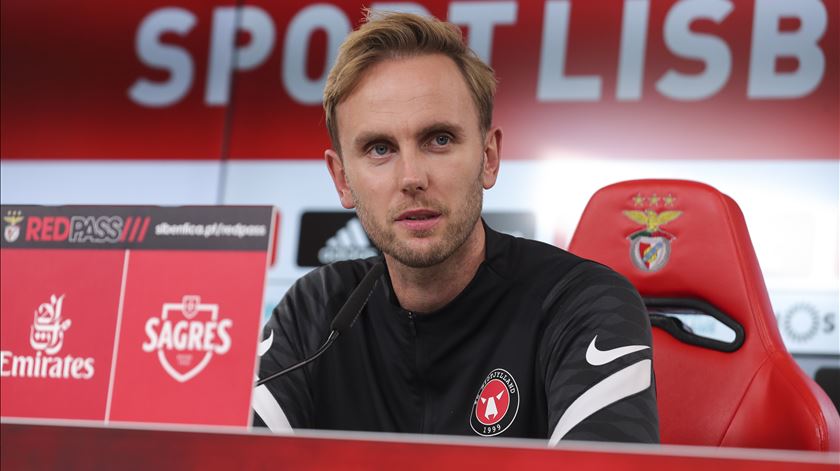 Henrik Jensen, Midtjylland, antes da partida contra o Benfica. Foto: Miguel A. Lopes/EPA