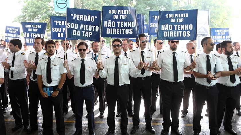 Pilotos da TAP acusam administração e Pedro Nuno Santos de "má gestão"
