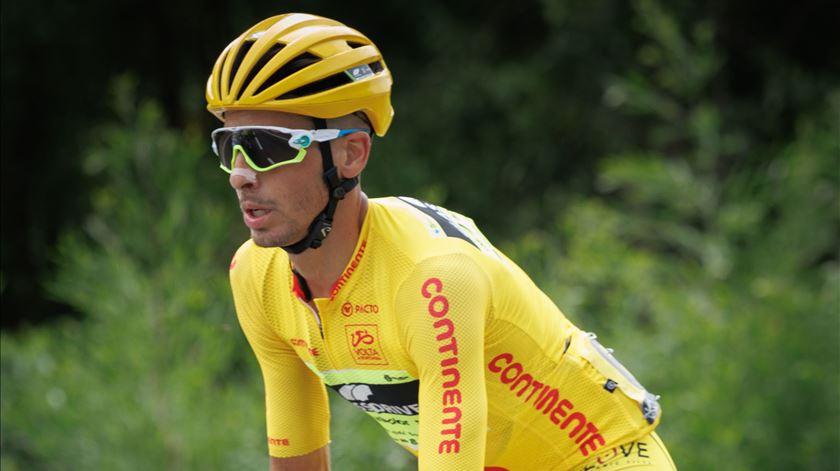 Sameiro testa amarela de Frederico Figueiredo na Volta