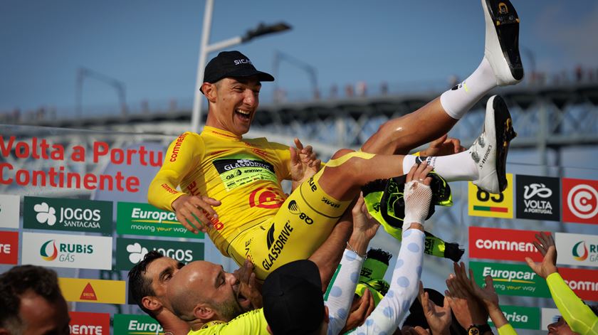 Maur&#237;cio Moreira, da Glassdrive, conquista Volta a Portugal em bicicleta