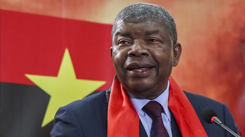Tomada de posse. Presidente de Angola apela à Rússia que acabe com a guerra