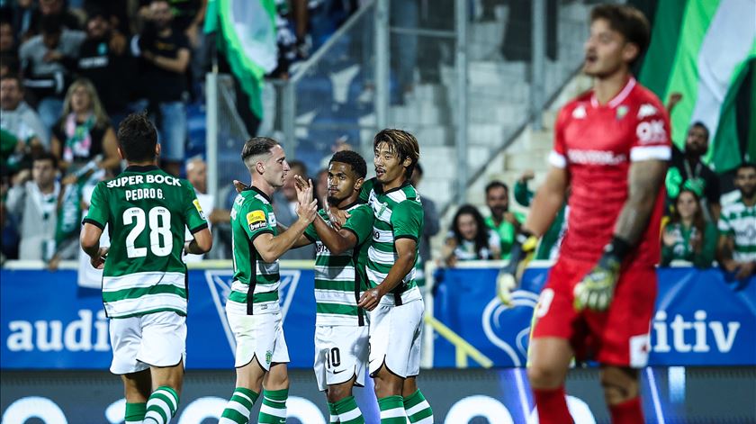 Marcus Edwards marca pelo Sporting ao Estoril. Foto: Rodrigo Antunes/EPA