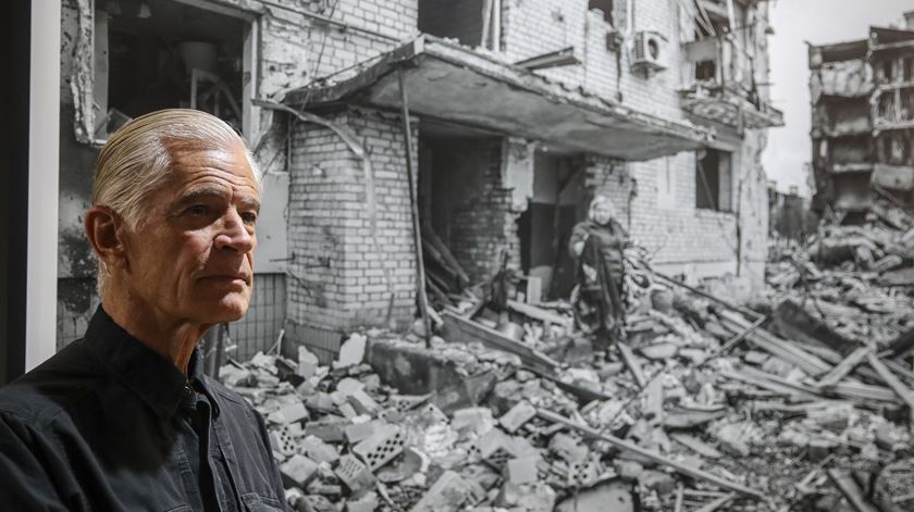 O "ato de amor" do fotojornalista James Nachtwey face aos "crimes de guerra" russos