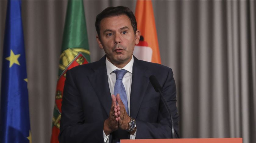 Montenegro quer investigação da justiça sobre alegadas incompatibilidades no Governo