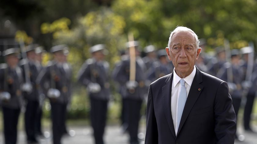 Lei das incompatibilidades. "Se as regras são insuficientes, está na altura de alterar a legislação", avisa Marcelo