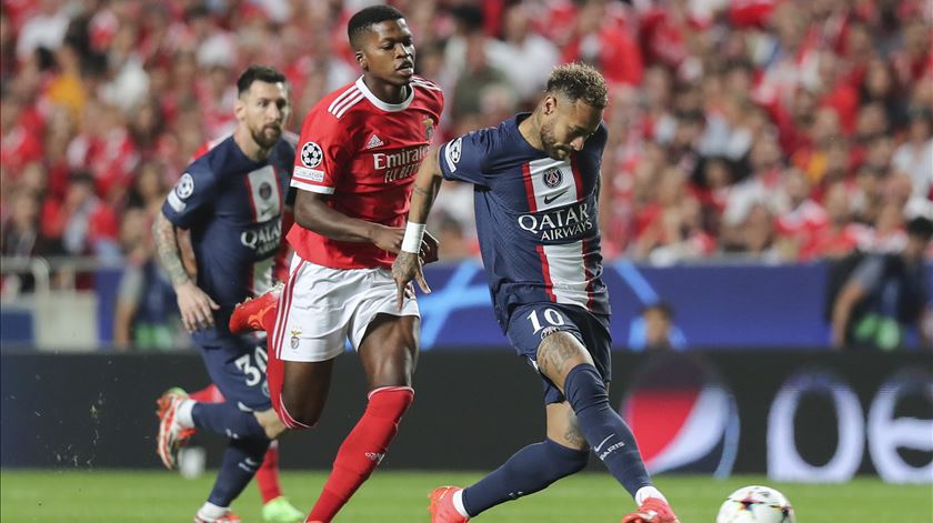 Florentino e Neymar durante o Benfica vs PSG. Foto: Miguel A. Lopes/EPA