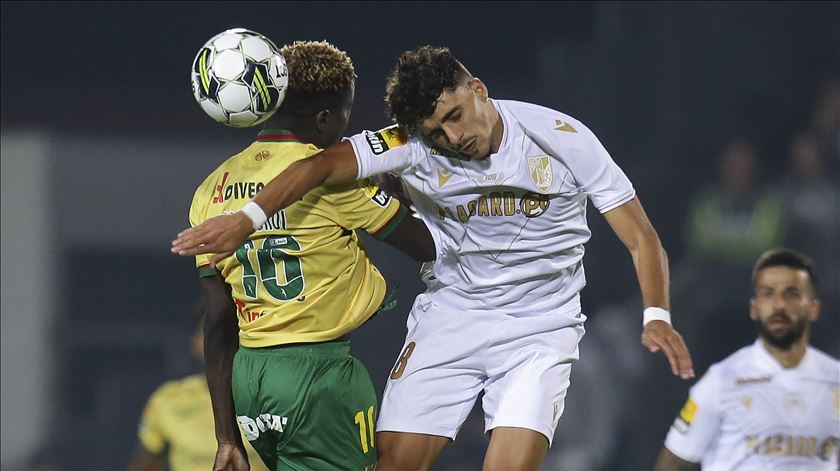 Vitória de Guimarães fica com Zé Carlos em definitivo