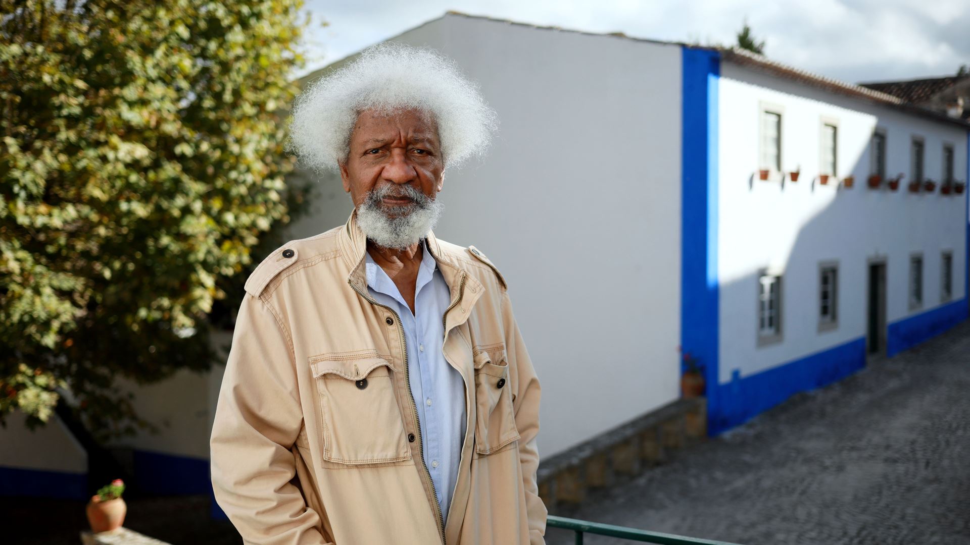 Prémio Nobel da Literatura nigeriano diz que o seu visto americano foi cancelado