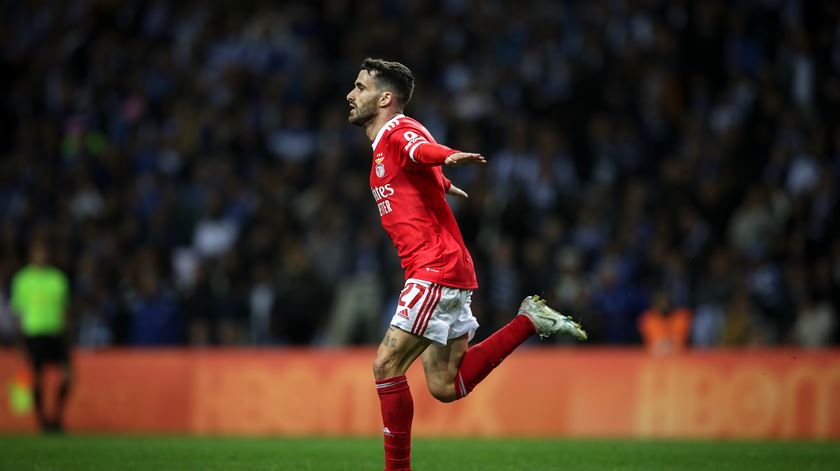 Rafa Silva marca no FC Porto - Benfica. Foto: Estela Silva/Lusa