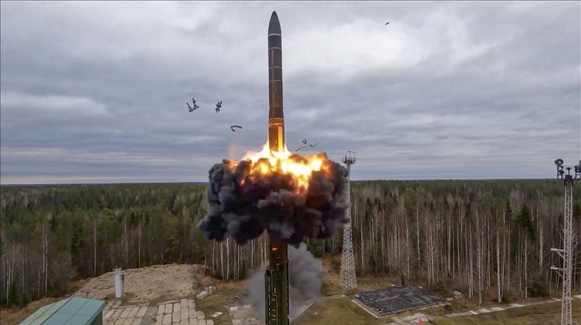 Rússia pode estar prestes a testar míssil nuclear, mostram imagens de satélite Rússia pode estar prestes a testar míssil nuclear, mostram imagens de satélite