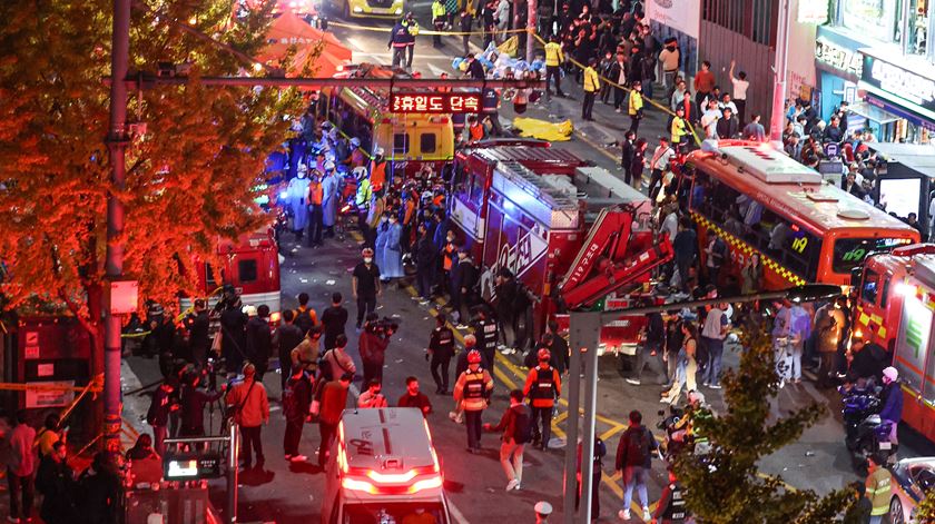 dezenas de pessoas esmagadas em festa de Halloween em Seul Coreia do Sul Foto: Yonhap/EPA