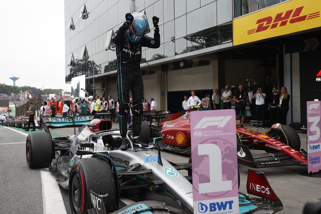 George Russell, Mercedes conquista GP Brasil de Fórmula 1. Foto: Fernando Bizerra/EPA George Russell, Mercedes conquista GP Brasil de Fórmula 1. Foto: Fernando Bizerra/EPA