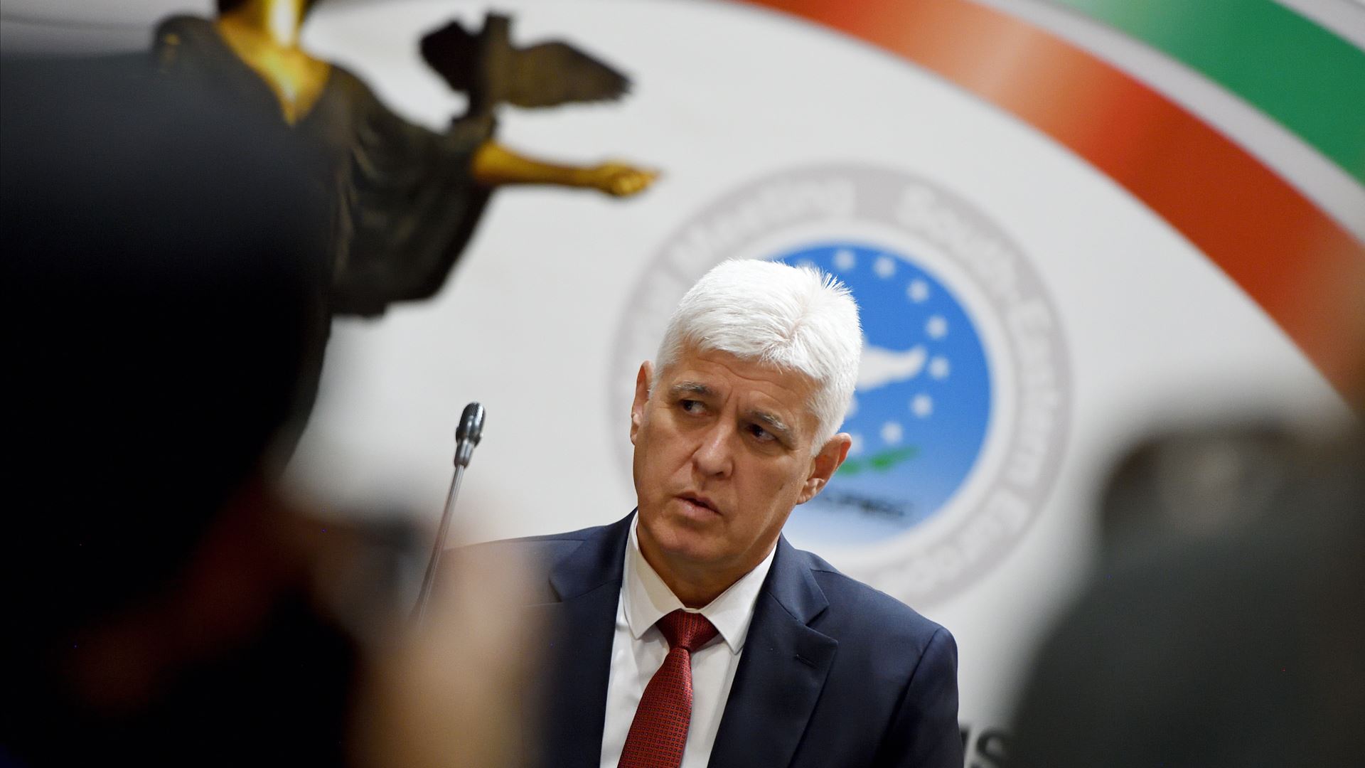 Novo Governo pró-russo da Bulgária vai suspender a