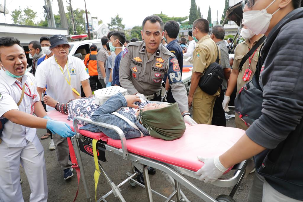 Sismo na Indonésia faz, pelo menos, 162 mortos