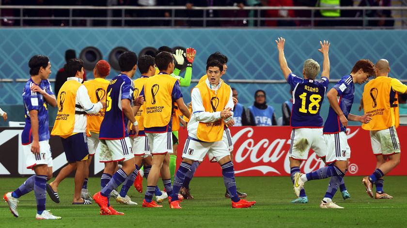 Takuma Asano consumou a reviravolta japonesa.  Foto: Tolga Bozoglu/EPA