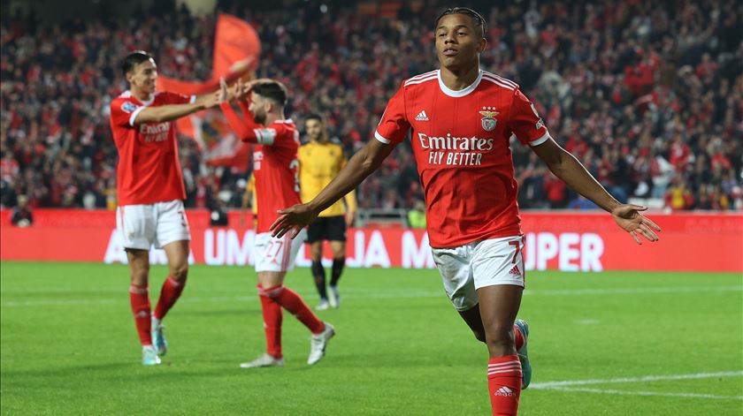 Queixa do Porto contra David Neres "é ridícula e uma anedota"