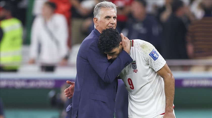 Queiroz com Taremi. Foto: José Sena Goulão/Lusa