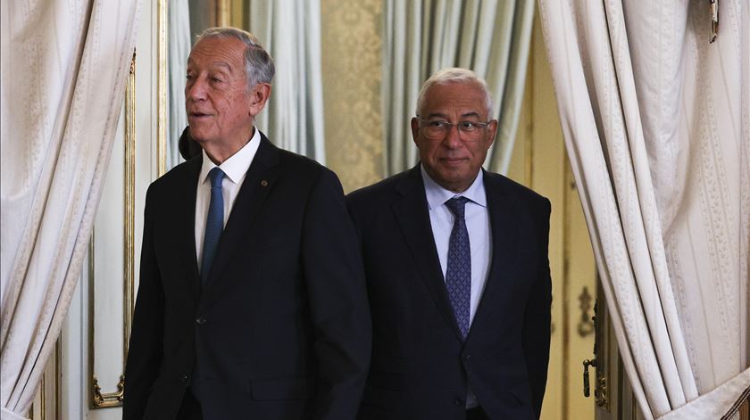 "Fala-se, fala-se, fala-se". À boleia da “lei-cartaz” Costa sobe o tom e atira a Marcelo