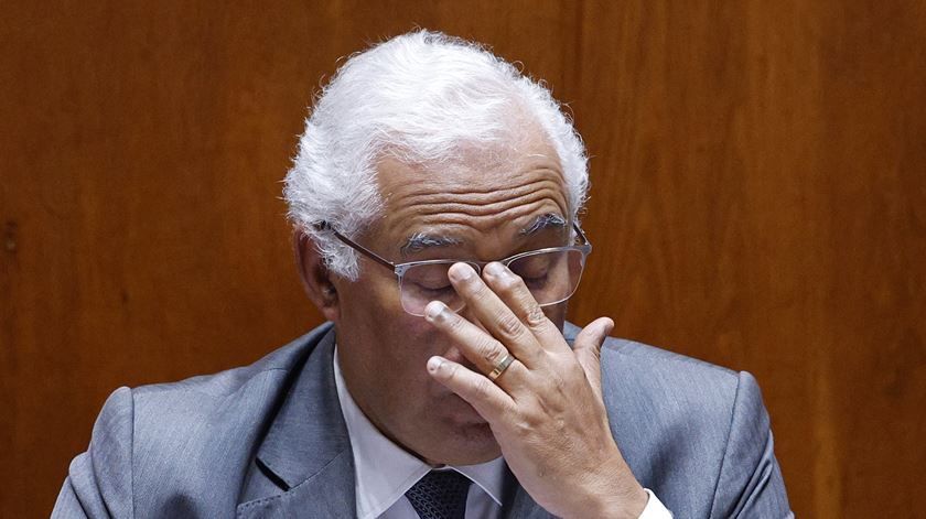 António Costa em plenário na Assembleia da República durante a apresentação de uma moção de censura ao Governo. Foto: António Pedro Santos/Lusa