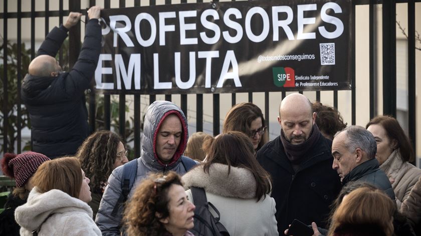 Fenprof apela à convergência e pede aos sindicatos que lutem pelo mesmo