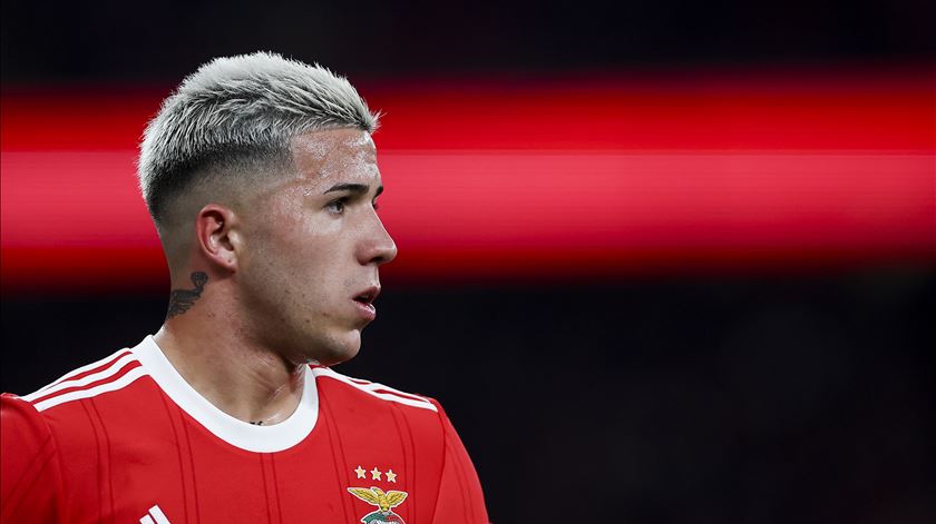 Chelsea chega aos 120 milhões por Enzo, mas quer pagar às prestações