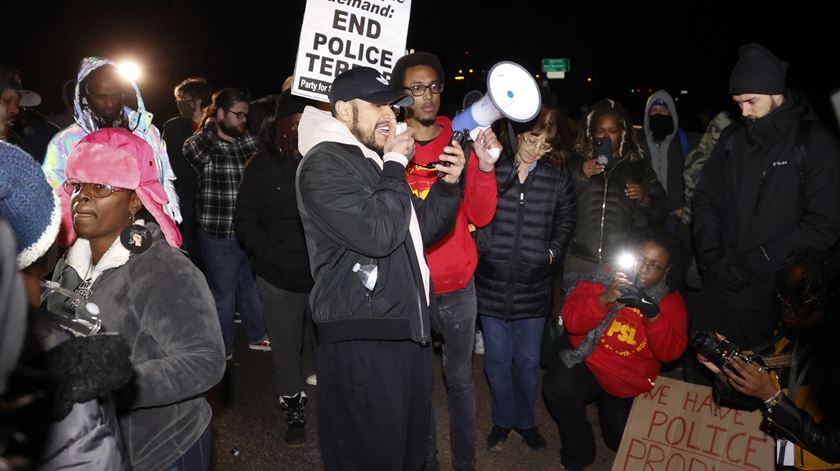 Manifestação depois da divulgação do vídeo que mostra polícias a espancarem Tyre Nichols. Memphis, Tennessee. Foto: Tannen Maury/EPA