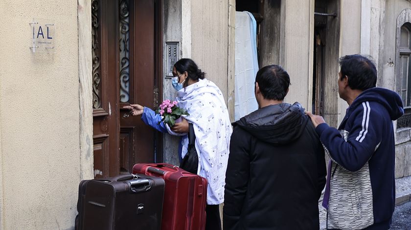 Câmaras do Porto e de Lisboa não respeitam “Mais Habitação” e dizem não poder fiscalizar sobrelotação de casas