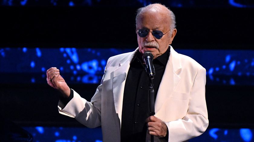 Morreu o cantor italiano Gino Paoli, autor de “Sapore di sale”