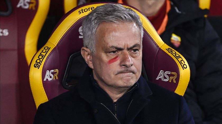 Mourinho tem contrato com a Roma até 2024. Foto: Riccardo Antimiani/EPA