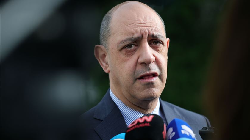 Estatuto da Direção Executiva do SNS deverá ser publicado em breve, avança ministro