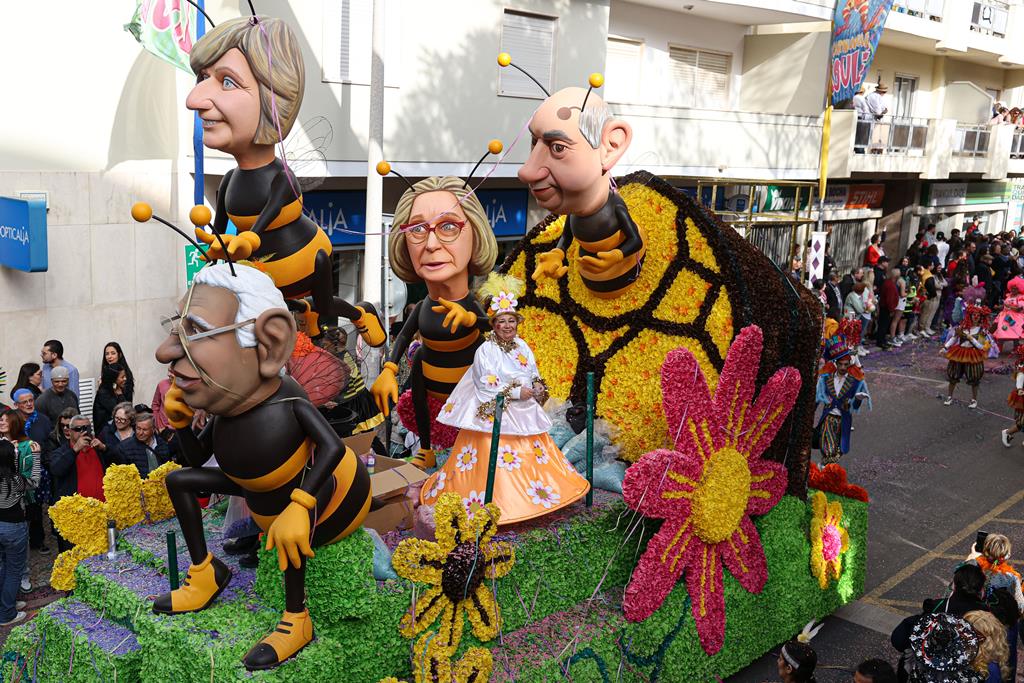 Carnaval de Loulé 2023 sob o tema - Ó Zé......já viste o Algarvensis Foto: Luís Forra/Lusa Carnaval de Loulé 2023 sob o tema - Ó Zé......já viste o Algarvensis Foto: Luís Forra/Lusa