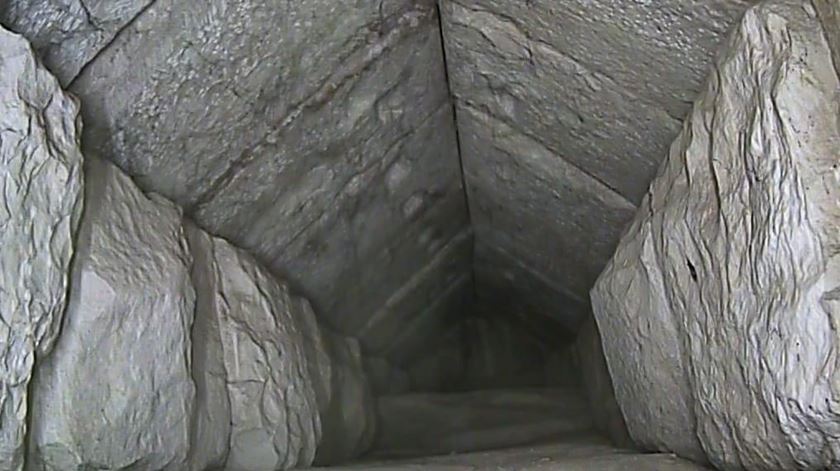 Egito revela passagem oculta de nove metros na Grande Pirâmide de Queops. Foto: EPA