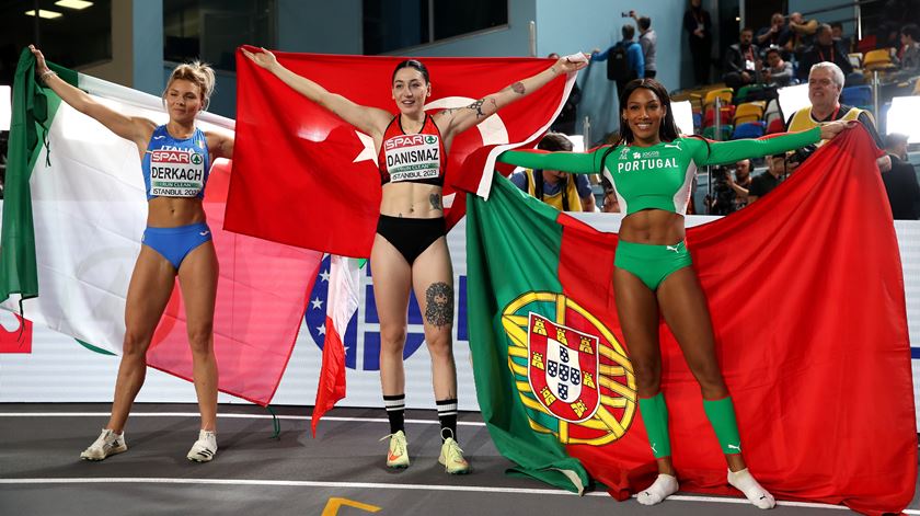 Mamona fez a final lesionada e, por isso, ficou "feliz" com o bronze Mamona fez a final lesionada e, por isso, ficou "feliz" com o bronze