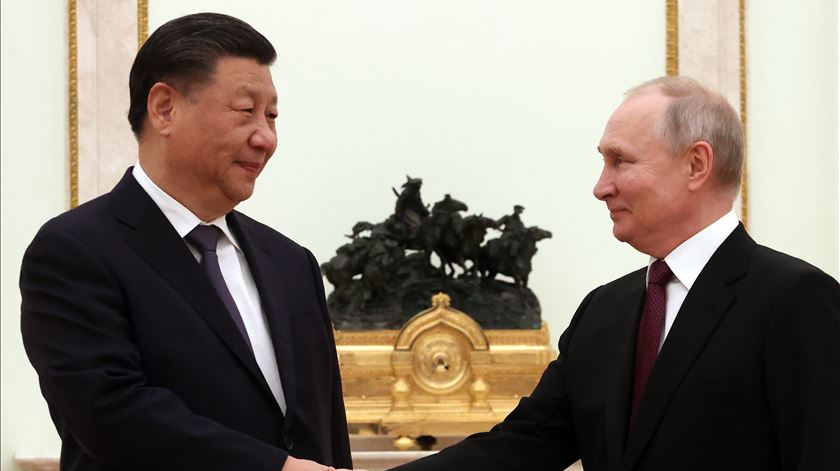 Xi Jinping visita Vladimir Putin em Moscovo Foto: Sergei Karpuhin/Sputnik/Kremlin/EPA