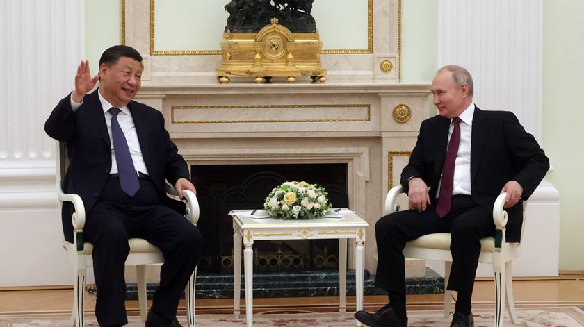 Xi Jinping visita Vladimir Putin em Moscovo Foto: Sergei Karpuhin/Sputnik/Kremlin/EPA