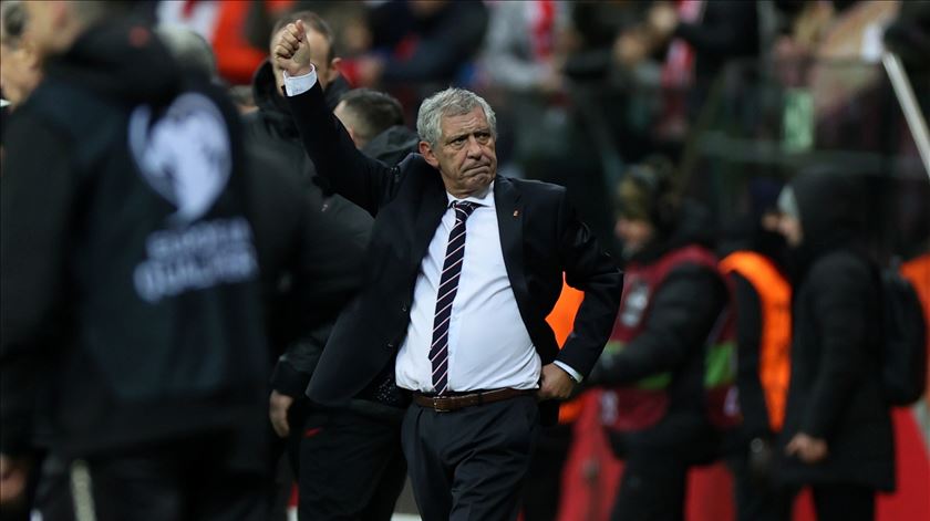 FPF vai dar acesso a contratos de Fernando Santos "em nome da transparência"
