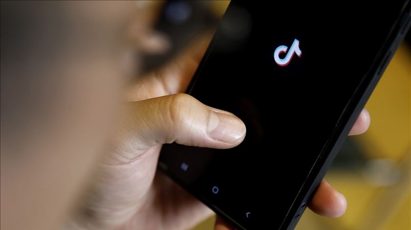 Austrália ameaça multar TikTok, Instagram e YouTube por não proteger menores