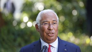 Galamba já saiu de São Bento. Marcelo espera demissão